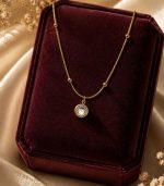Big Solo Diamond  with Beads